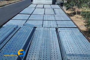 نکات ایمنی نصب نردبان کابل روی دیوار و سقف | از فاجعه در ارتفاع جلوگیری کنید